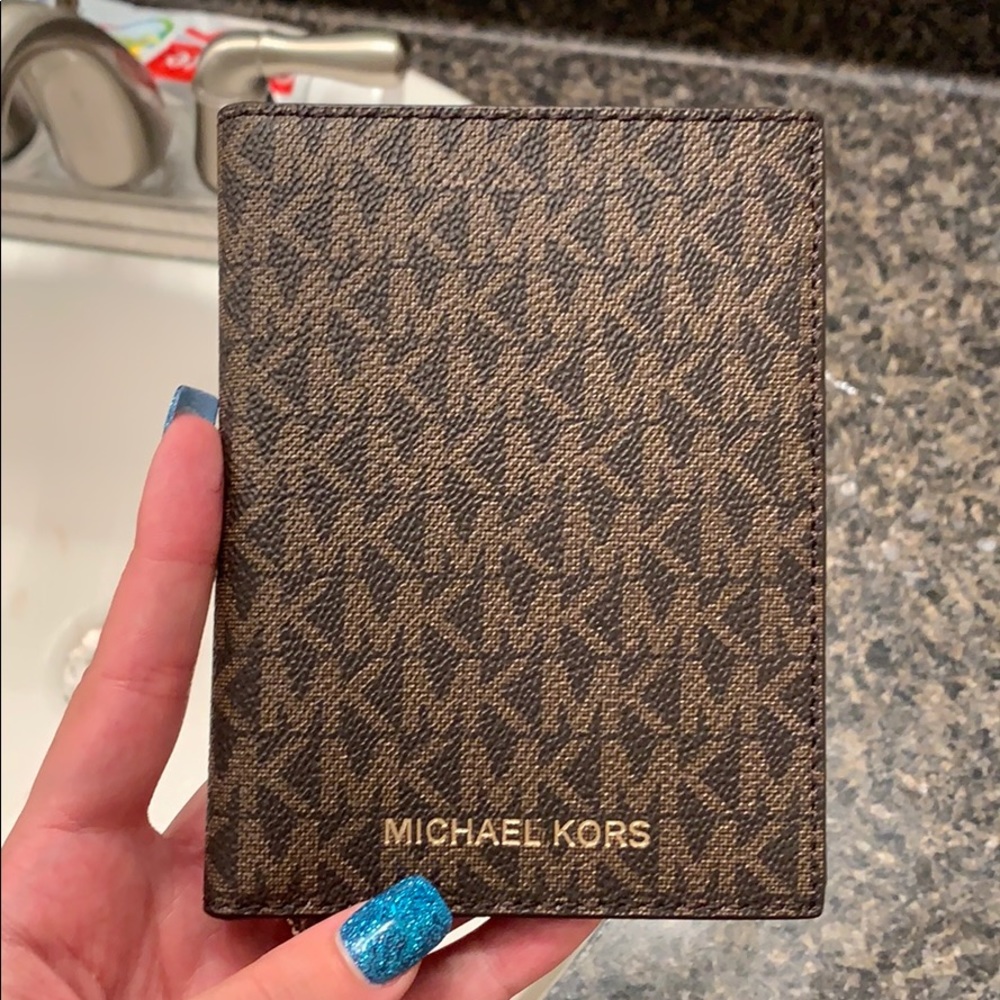 micheal kors wallet